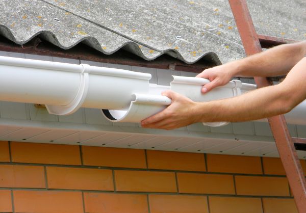 Cost of Gutter Hanging in Pasco